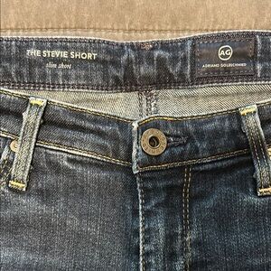 AG Adriano Goldschmied The Stevie slim jean short 28